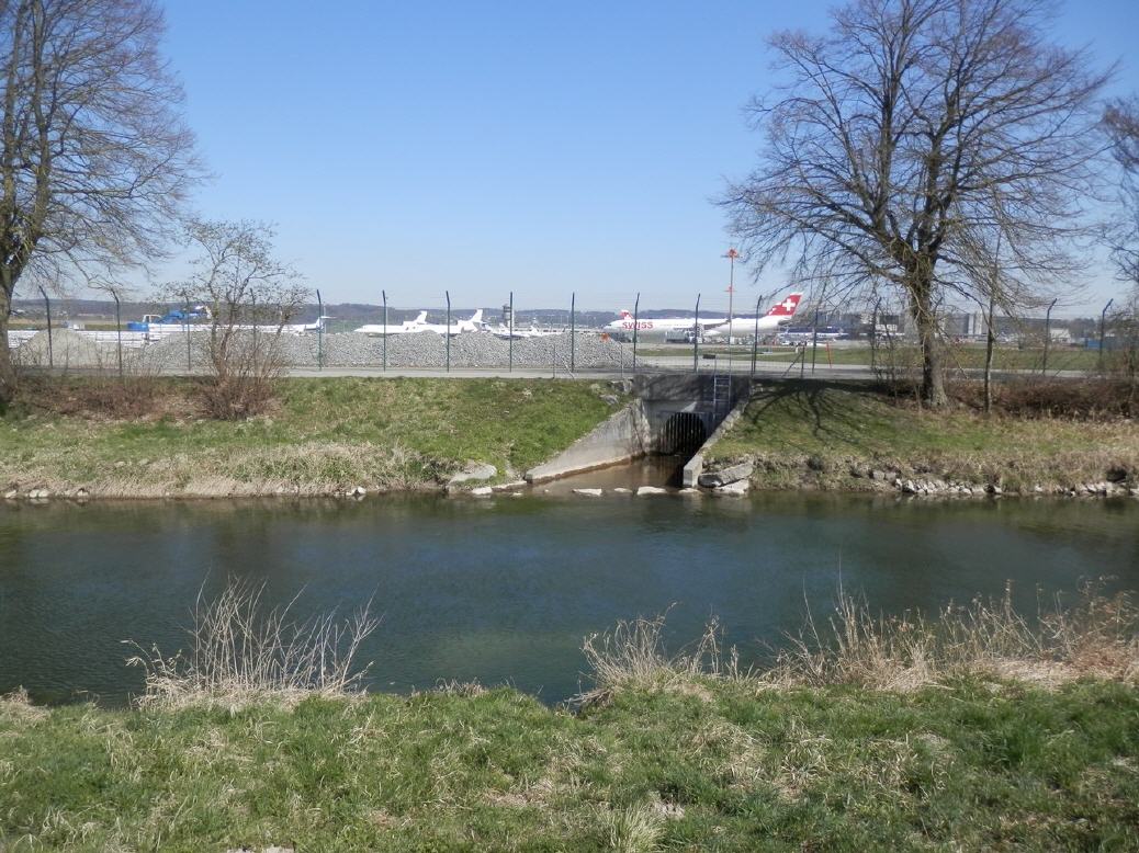 Glatt beim Flughafen Kloten