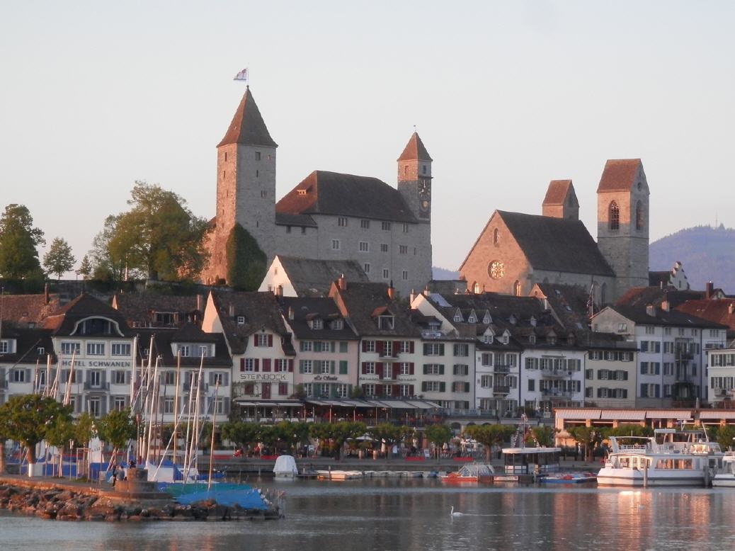 Rapperwil mit Hafen und Schloss